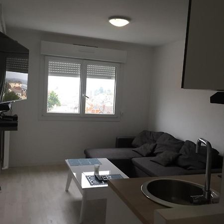 Studio Agreable Proche Gare Appartement Melun Buitenkant foto