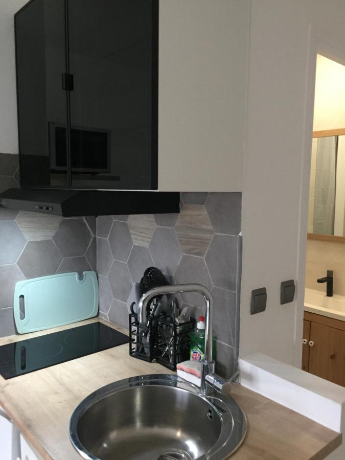 Studio Agreable Proche Gare Appartement Melun Buitenkant foto