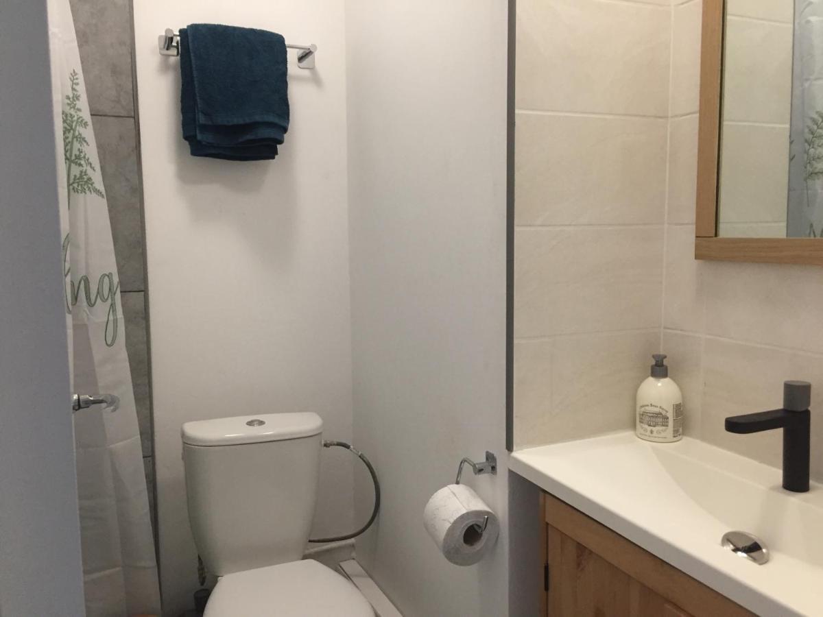 Studio Agreable Proche Gare Appartement Melun Buitenkant foto